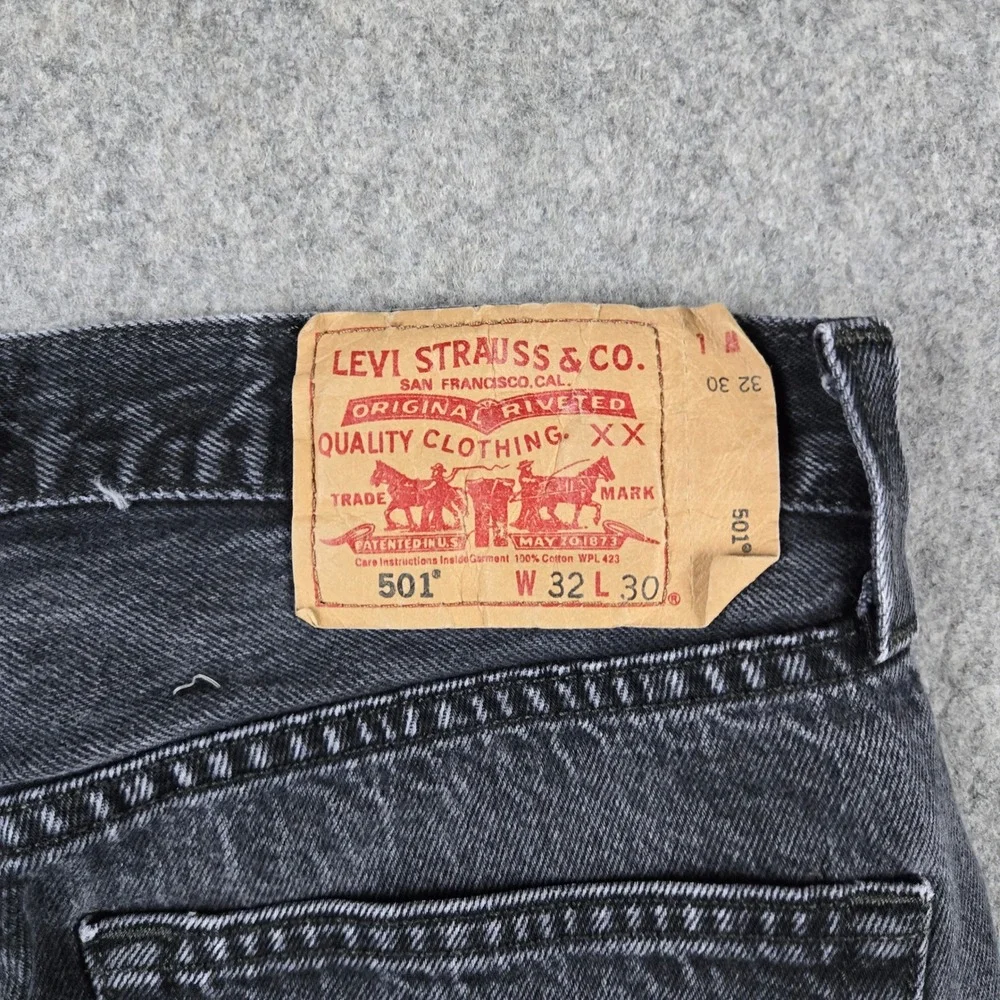 Levi 501 Jeans Mens 32x30 Black Straight Fit Button Fly Denim Pants Classic Y2k